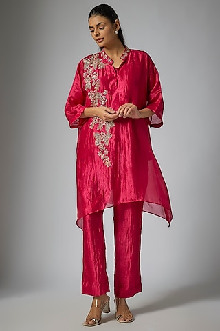 Maroon Kora Silk Sequins Work Kaftan Set by Surbhi Shah