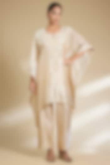 Off-White Kora Silk Sequins Embroidered Kurta Set by SURBHI SHAH at Pernia's Pop Up Shop