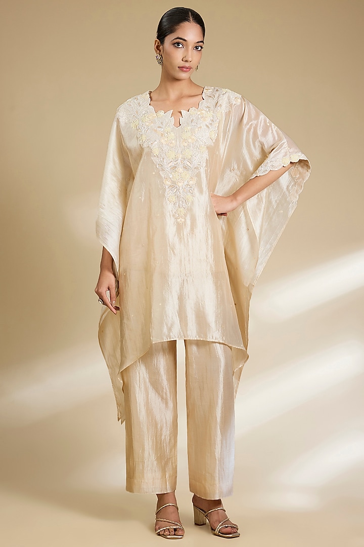 Off-White Kora Silk Sequins Embroidered Kurta Set by SURBHI SHAH at Pernia's Pop Up Shop
