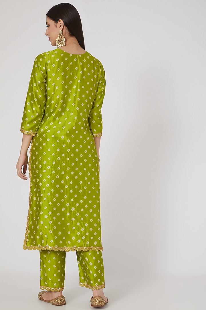 Green Hand Embroidered Kurta Set by SURBHI SHAH at Pernia's Pop Up Shop