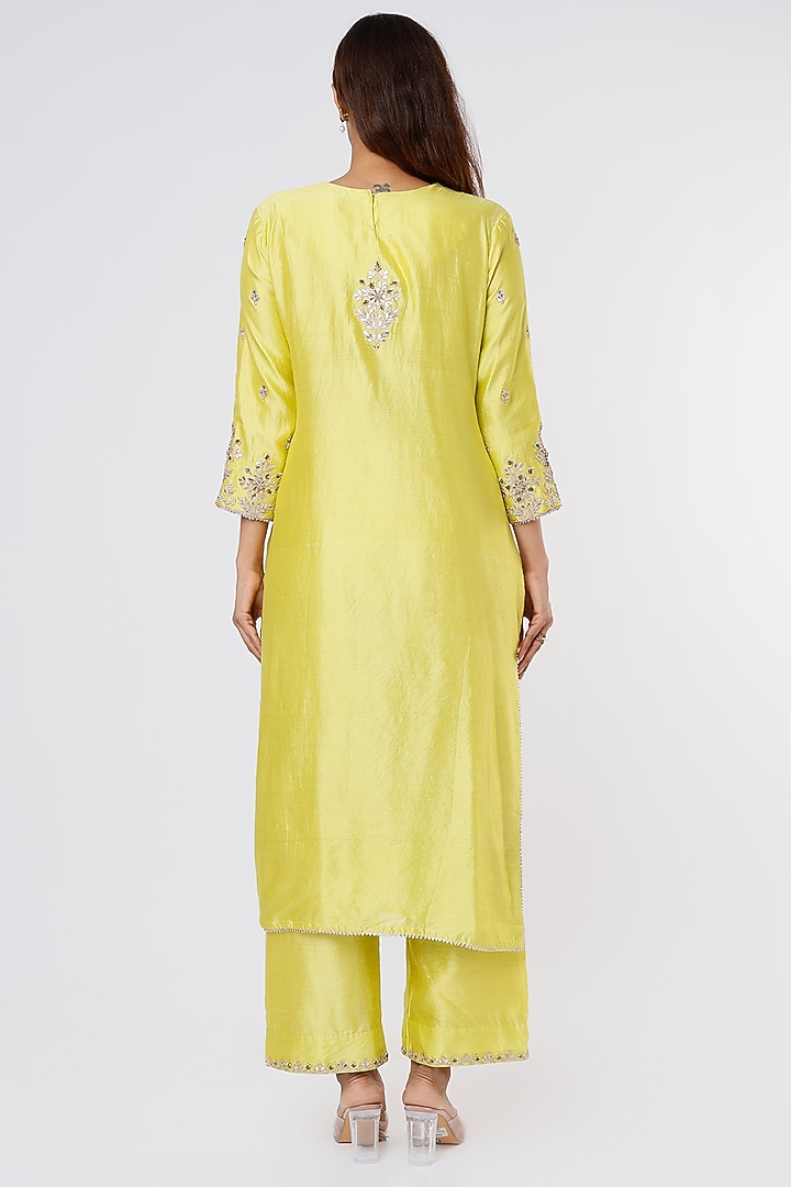 Parrot Green Embroidered Kurta Set by SURBHI SHAH at Pernia's Pop Up Shop