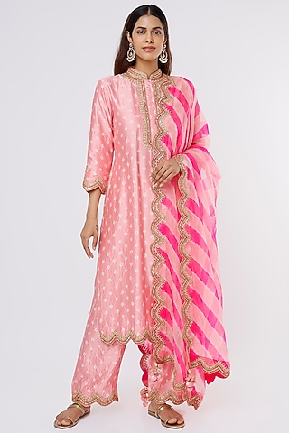 Light Pink Embroidered Kurta Set by SURBHI SHAH