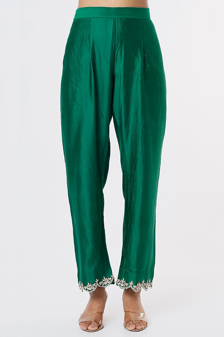 Bottle Green Embroidered Kurta Set by SURBHI SHAH at Pernia's Pop Up Shop