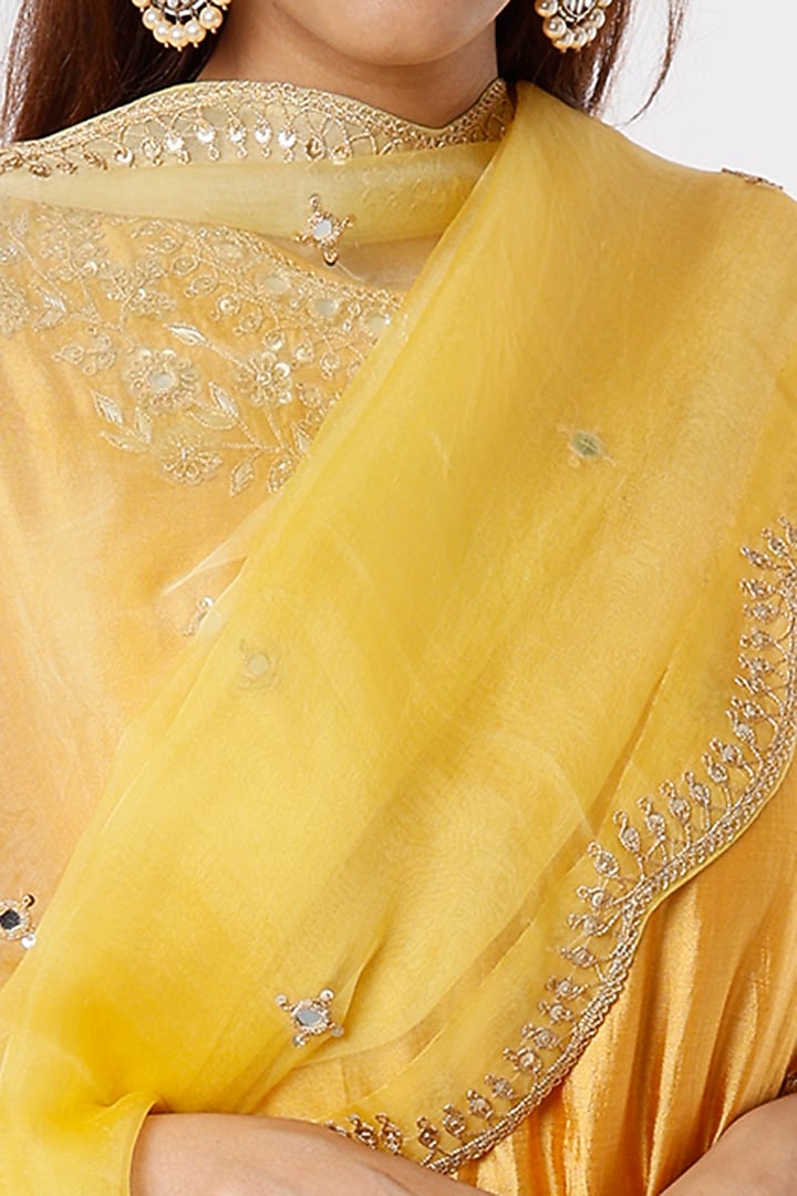 Butter Yellow Embroidered Kurta Set by SURBHI SHAH at Pernia's Pop Up Shop