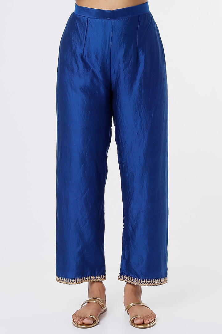 Royal Blue Embroidered Kurta Set by SURBHI SHAH at Pernia's Pop Up Shop