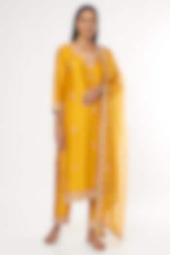 Yellow Hand Embroidered Kurta Set by SURBHI SHAH at Pernia's Pop Up Shop