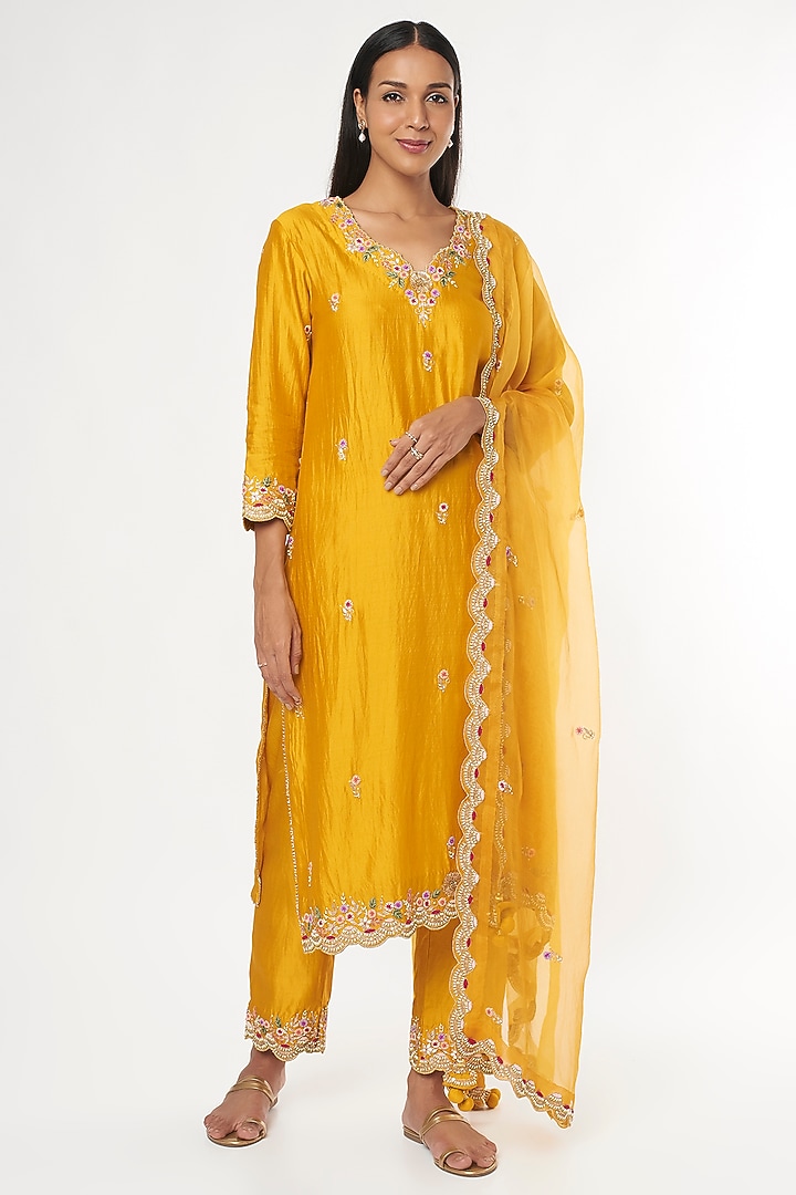 Yellow Hand Embroidered Kurta Set by SURBHI SHAH at Pernia's Pop Up Shop