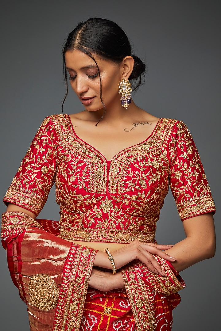 Red Bandhej Gajji Silk Embroidered Wedding Saree Set by SURBHI SHAH at Pernia's Pop Up Shop