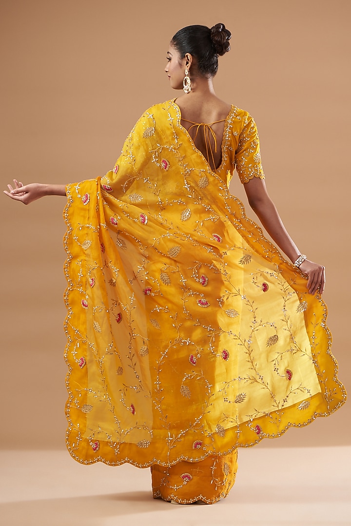 Yellow Pure Organza Embroidered Reception Saree Set by SURBHI SHAH at Pernia's Pop Up Shop