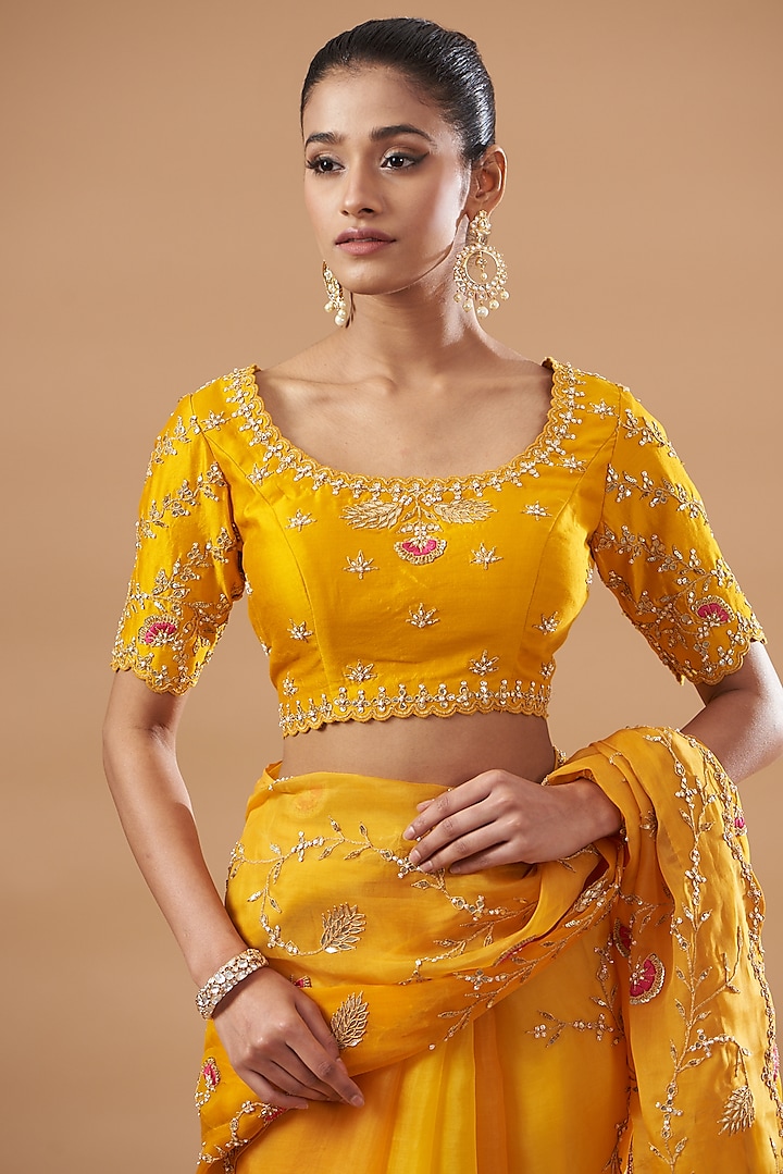 Yellow Pure Organza Embroidered Reception Saree Set by SURBHI SHAH at Pernia's Pop Up Shop
