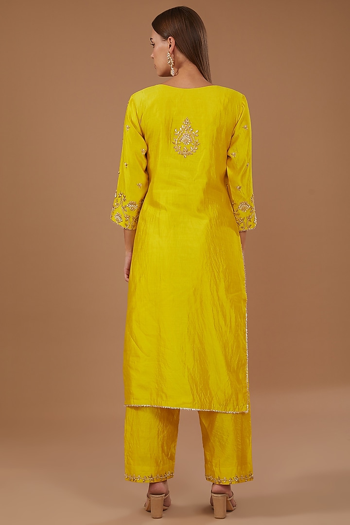 Yellow Pure Spun Silk Embroidered Kurta Set by SURBHI SHAH at Pernia's Pop Up Shop