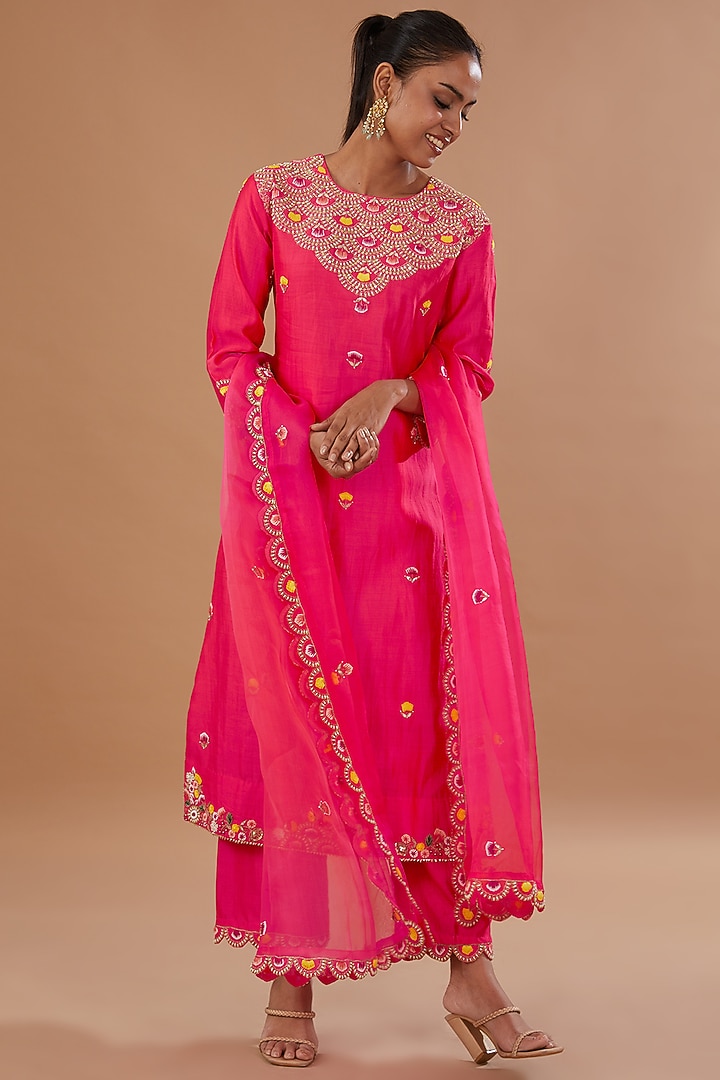 Red Pure Spun Silk Thread Embroidered Kurta Set by SURBHI SHAH at Pernia's Pop Up Shop