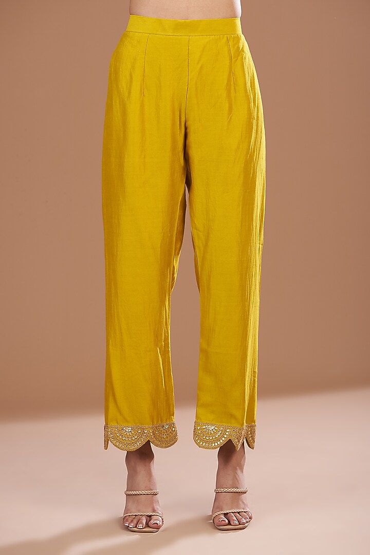 Yellow Pure Spun Silk Marori Embroidered Kurta Set by SURBHI SHAH at Pernia's Pop Up Shop