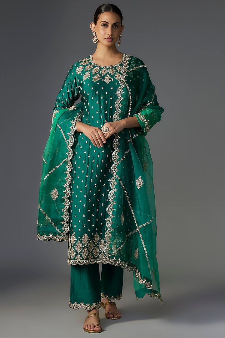 Emerald Green Pure Spun Silk Marori Embroidered Kurta Set by SURBHI SHAH at Pernia's Pop Up Shop