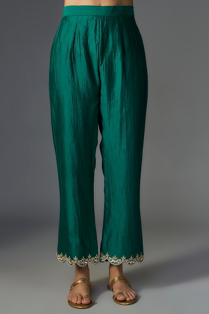 Emerald Green Pure Spun Silk Marori Embroidered Kurta Set by SURBHI SHAH at Pernia's Pop Up Shop