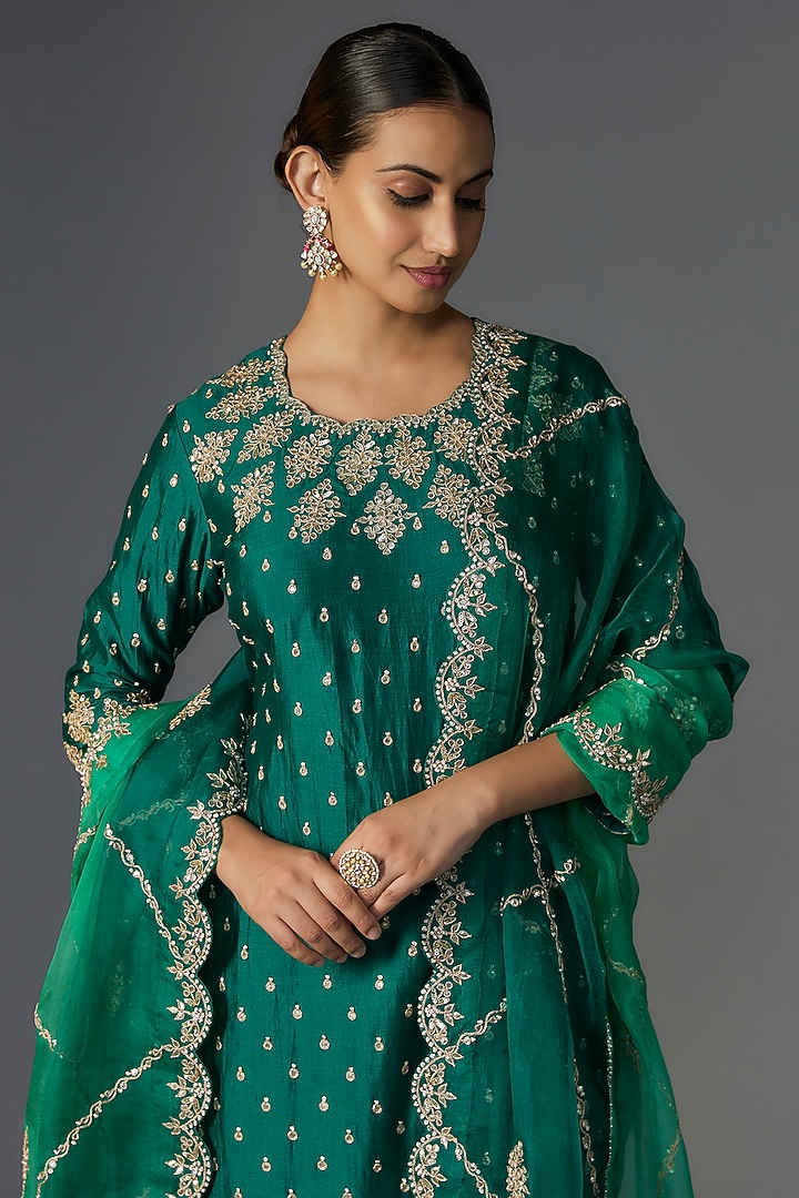 Emerald Green Pure Spun Silk Marori Embroidered Kurta Set by SURBHI SHAH at Pernia's Pop Up Shop