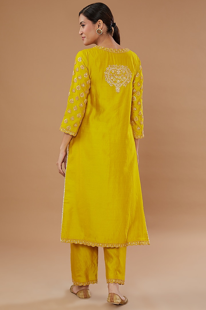 Greenish Yellow Pure Spun Silk Embroidered Kurta Set by SURBHI SHAH at Pernia's Pop Up Shop