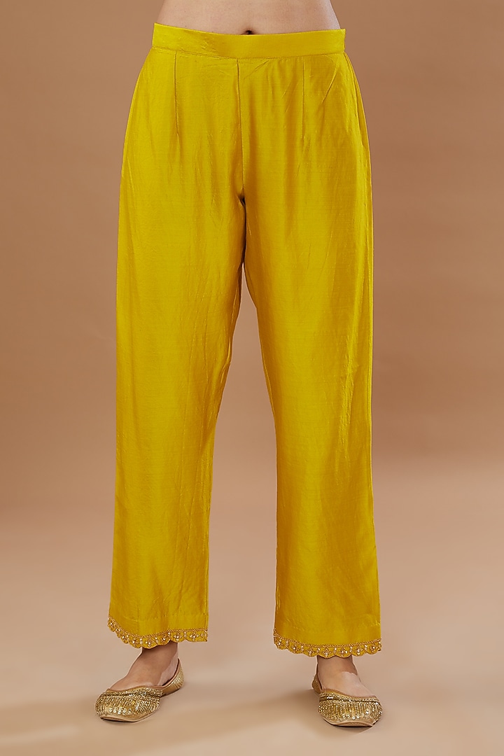 Greenish Yellow Pure Spun Silk Embroidered Kurta Set by SURBHI SHAH at Pernia's Pop Up Shop