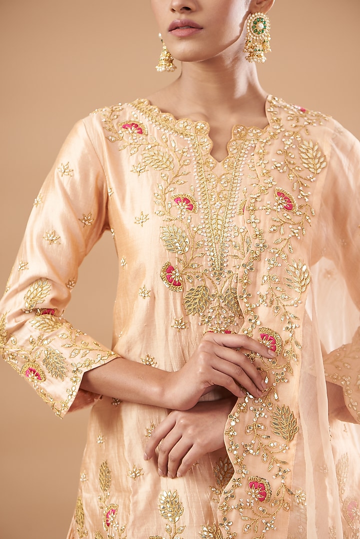 Powder Peach Kora Silk Crush Wedding Lehenga Set by SURBHI SHAH at Pernia's Pop Up Shop