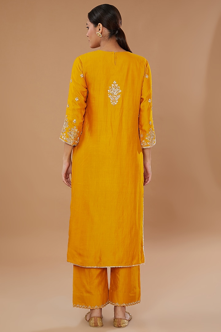 Mango Yellow Pure Spun Silk Embroidered Kurta Set by SURBHI SHAH at Pernia's Pop Up Shop