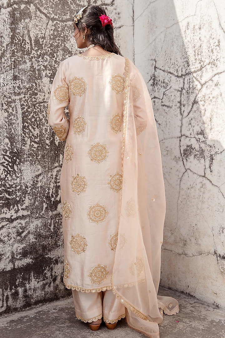 Champagne Spun Silk Embroidered Kurta Set by SURBHI SHAH at Pernia's Pop Up Shop