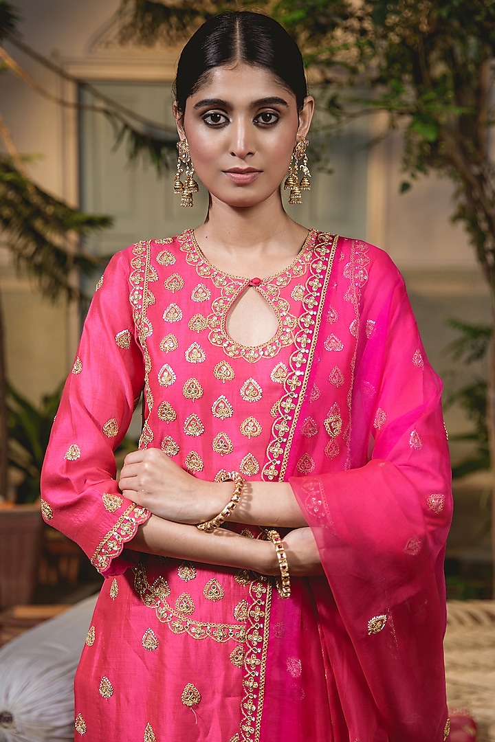 Red Pure Spun Silk Embroidered Kurta Set by SURBHI SHAH at Pernia's Pop Up Shop