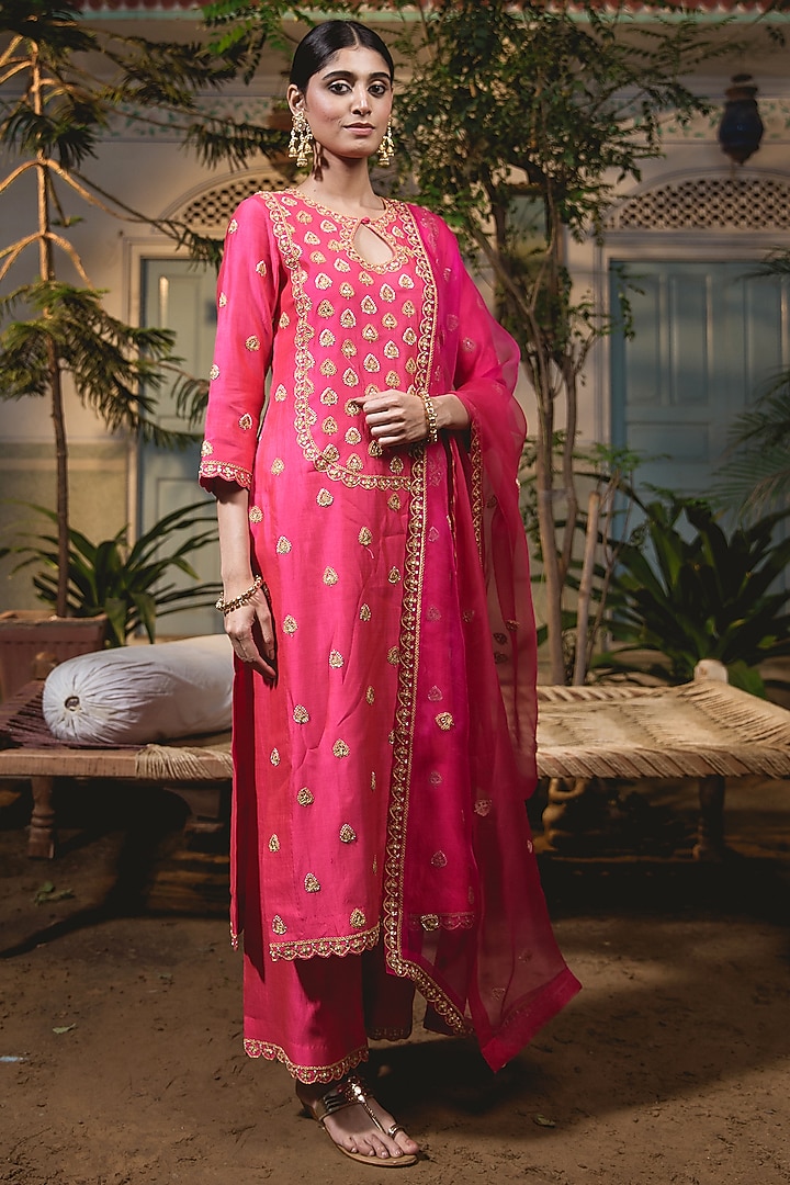 Red Pure Spun Silk Embroidered Kurta Set by SURBHI SHAH at Pernia's Pop Up Shop