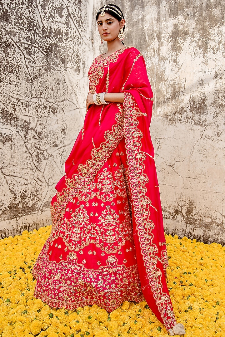 Red Pure Silk Embroidered Wedding Lehenga Set by SURBHI SHAH at Pernia's Pop Up Shop