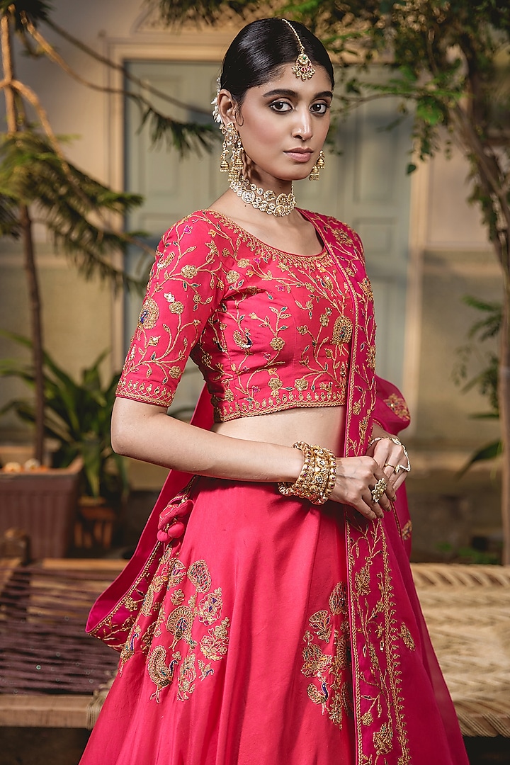 Red Pure Silk Embroidered Wedding Lehenga Set by SURBHI SHAH at Pernia's Pop Up Shop