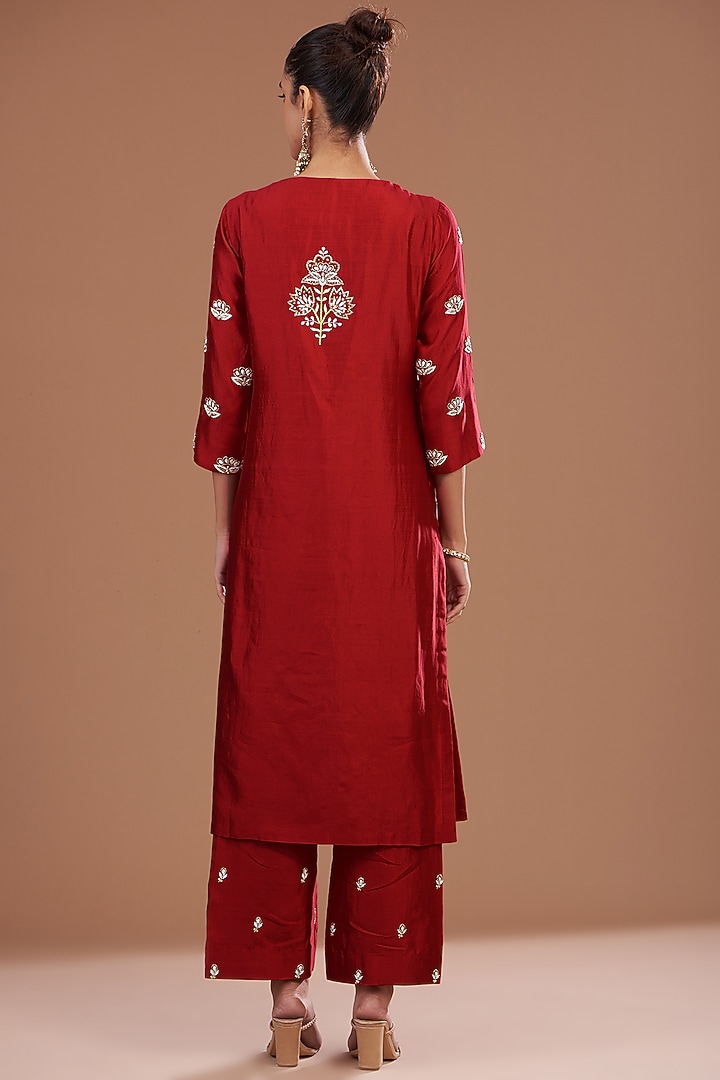 Red Pure Spun Silk Dabka Embroidered Kurta Set by SURBHI SHAH at Pernia's Pop Up Shop