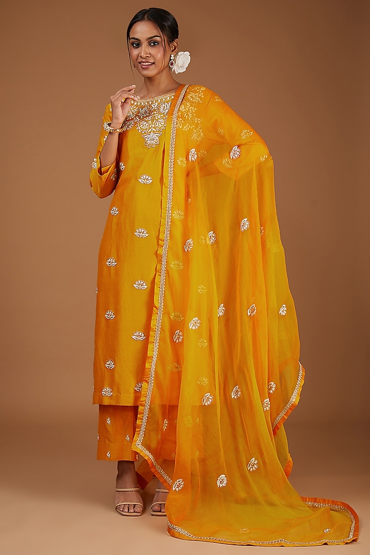 Mango Yellow Pure Spun Silk Embroidered Kurta Set by SURBHI SHAH at Pernia's Pop Up Shop