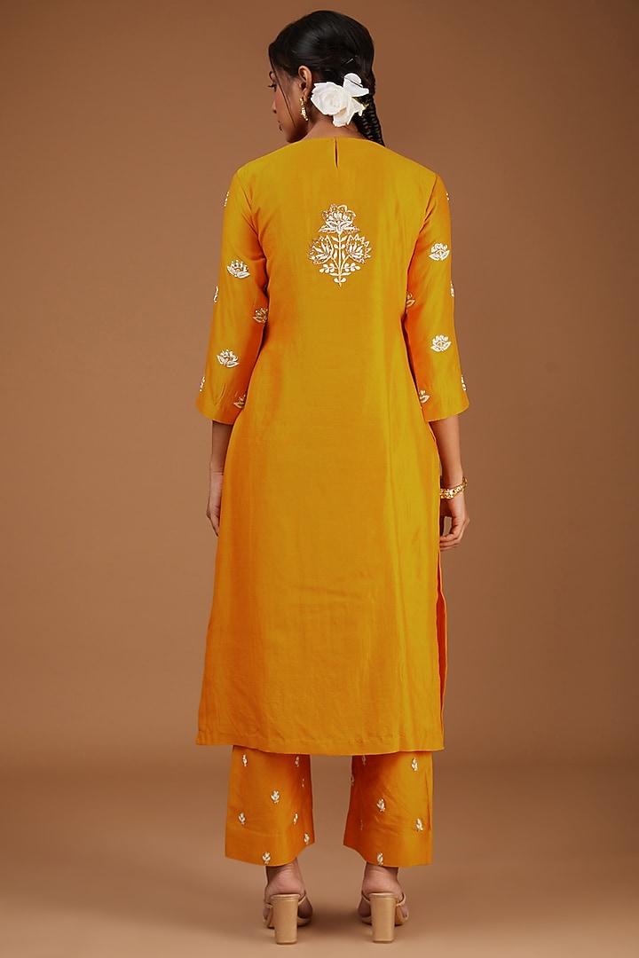 Mango Yellow Pure Spun Silk Embroidered Kurta Set by SURBHI SHAH at Pernia's Pop Up Shop