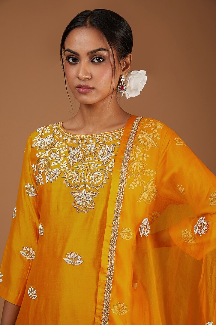 Mango Yellow Pure Spun Silk Embroidered Kurta Set by SURBHI SHAH at Pernia's Pop Up Shop