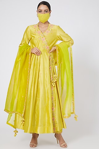 Yellow Sequins Embroidered Kurta Set by SURBHI SHAH