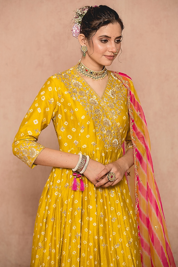 Mustard Yellow Silk Kurta Set by SURBHI SHAH at Pernia's Pop Up Shop