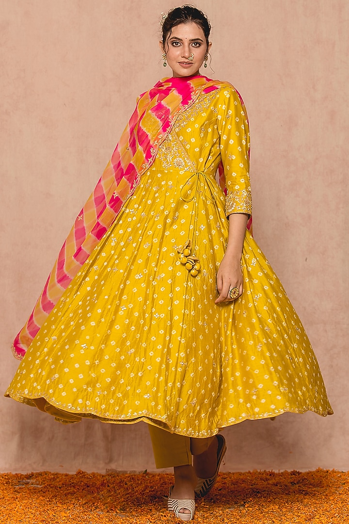 Mustard Yellow Silk Kurta Set by SURBHI SHAH at Pernia's Pop Up Shop