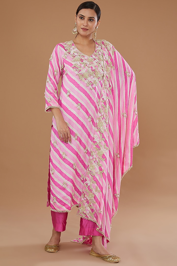 Pink Pure Kora Silk Embroidered Leheriya Kurta Set by SURBHI SHAH at Pernia's Pop Up Shop