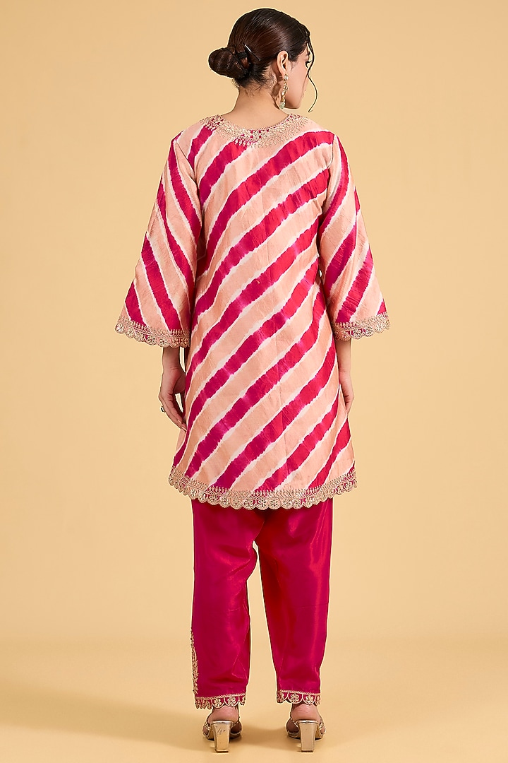 Red Old Rose Colored Leheriya Spun Kurta Set by Surbhi Shah at Pernia's Pop Up Shop