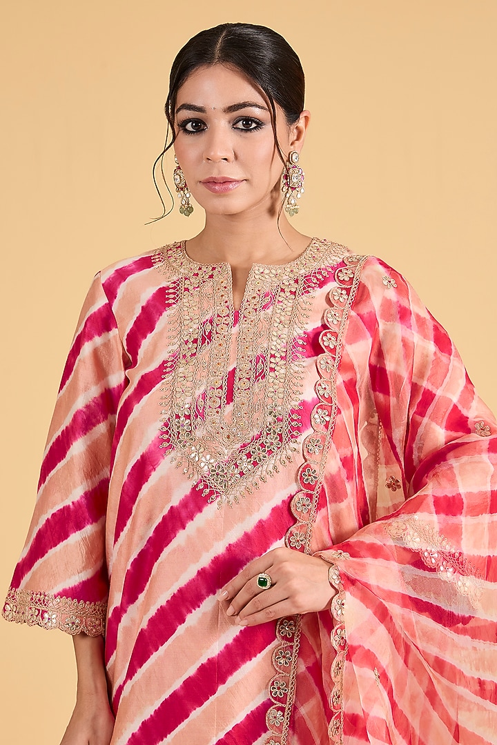 Red Old Rose Colored Leheriya Spun Kurta Set by Surbhi Shah at Pernia's Pop Up Shop