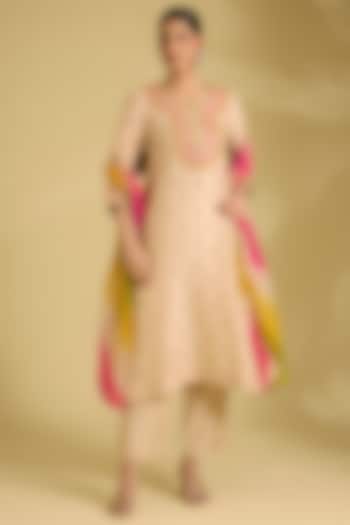 Pearl White Chanderi Marori Work Kurta Set by Surbhi Shah at Pernia's Pop Up Shop