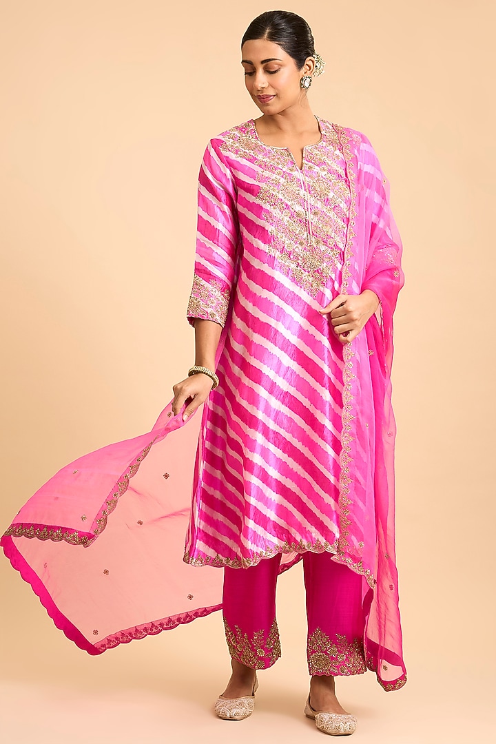Hot Pink Spun Silk Leheriya Kurta Set by Surbhi Shah at Pernia's Pop Up Shop