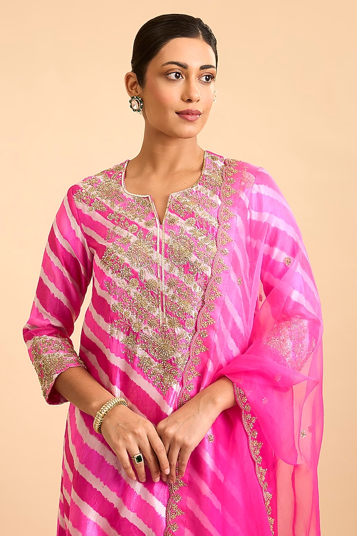 Hot Pink Spun Silk Leheriya Kurta Set by Surbhi Shah at Pernia's Pop Up Shop
