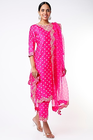 Magenta Bandhani Printed Kurta Set by SURBHI SHAH
