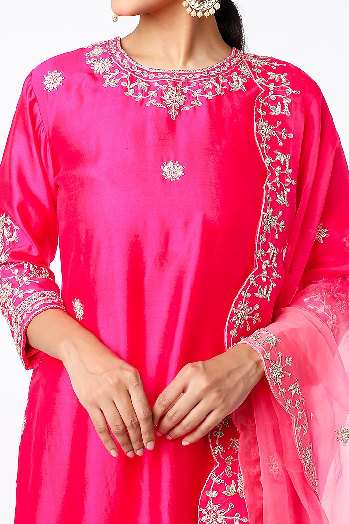 Dark Magenta Hand Embroidered Kurta Set by SURBHI SHAH at Pernia's Pop Up Shop