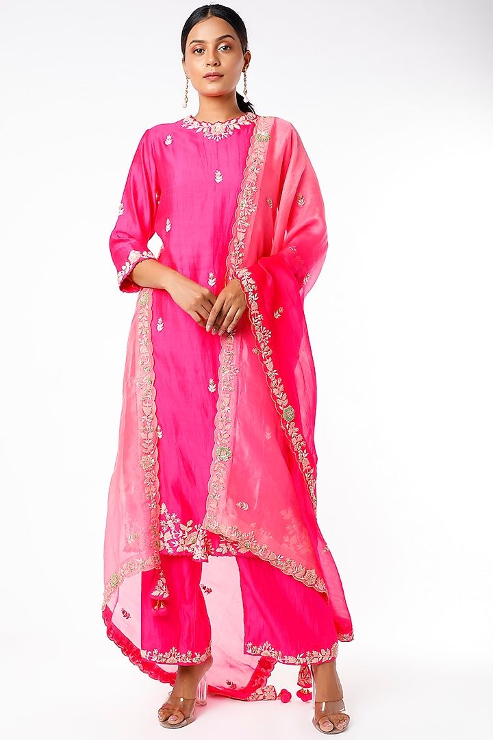 Fuchsia Hand Embroidered Kurta Set by SURBHI SHAH at Pernia's Pop Up Shop