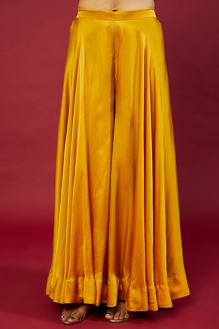 Yellow Viscose Organza Hand Embroidered Cape Set by SURBHI SHAH at Pernia's Pop Up Shop