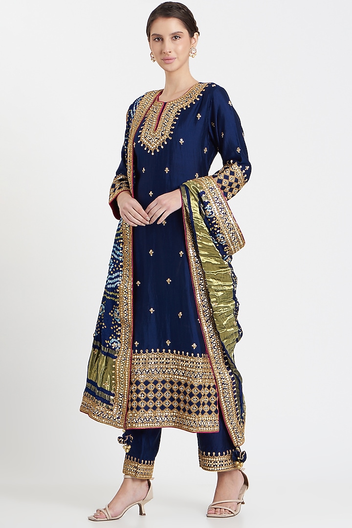 Navy Blue Embroidered Kurta Set by SURBHI SHAH at Pernia's Pop Up Shop