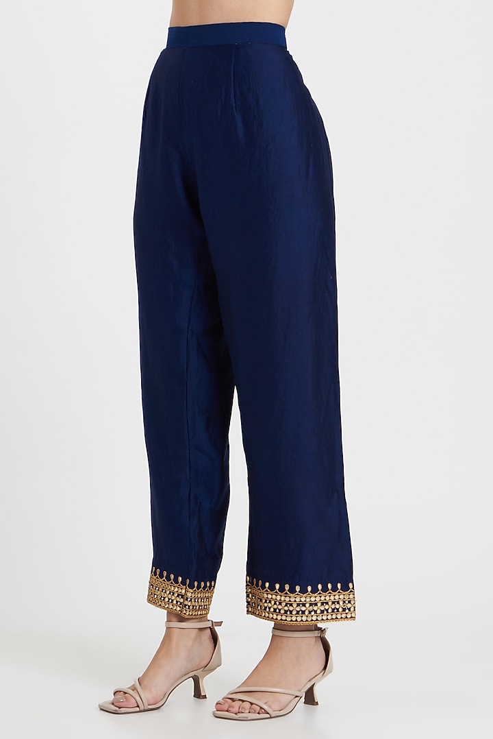 Navy Blue Embroidered Kurta Set by SURBHI SHAH at Pernia's Pop Up Shop