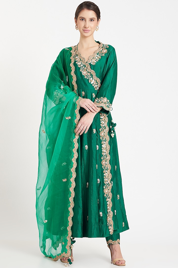 Emerald Green Silk Embroidered Kurta Set by SURBHI SHAH at Pernia's Pop Up Shop