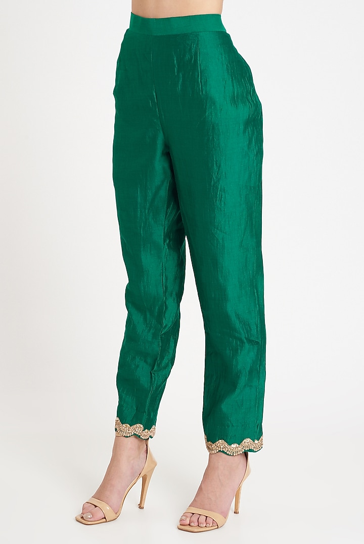 Emerald Green Silk Embroidered Kurta Set by SURBHI SHAH at Pernia's Pop Up Shop